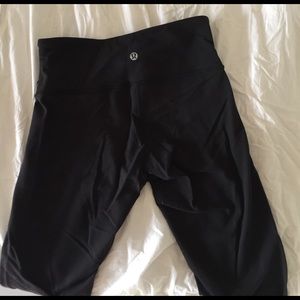 Black Lulu lemon leggings