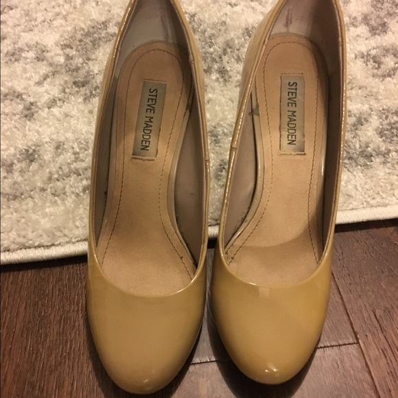 Steve Madden nude heels!! - Picture 1 of 5