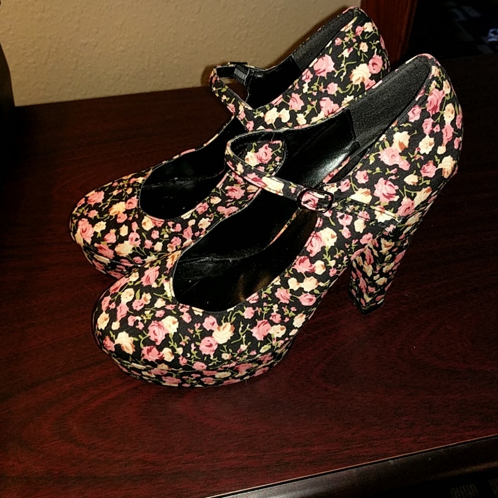 Floral print high heeled mary janes