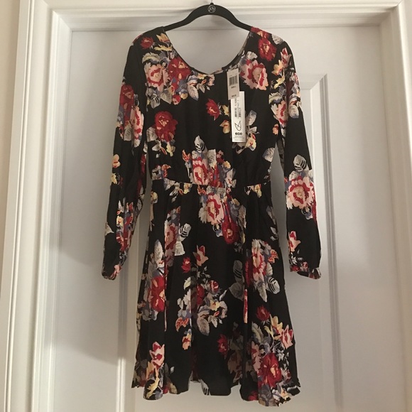 MINKPINK Dresses & Skirts - NWT MINKPINK Lattice Back Floral Fit Flare Dress S