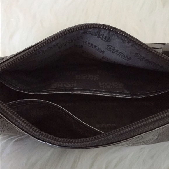 Limited Edition Michael Kors Cosmetic Bag - Picture 2 of 3