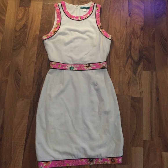 Dress - Picture 2 of 4