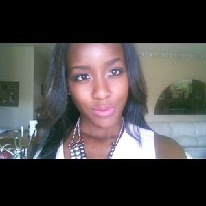 Meet your Posher, Lexiis