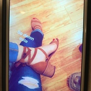 Steve Madden Rizzaa cognac suede heeled Sandals.