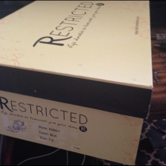 Restricted 'Kissy' fringe suede sandals BNIB! - Picture 7 of 8