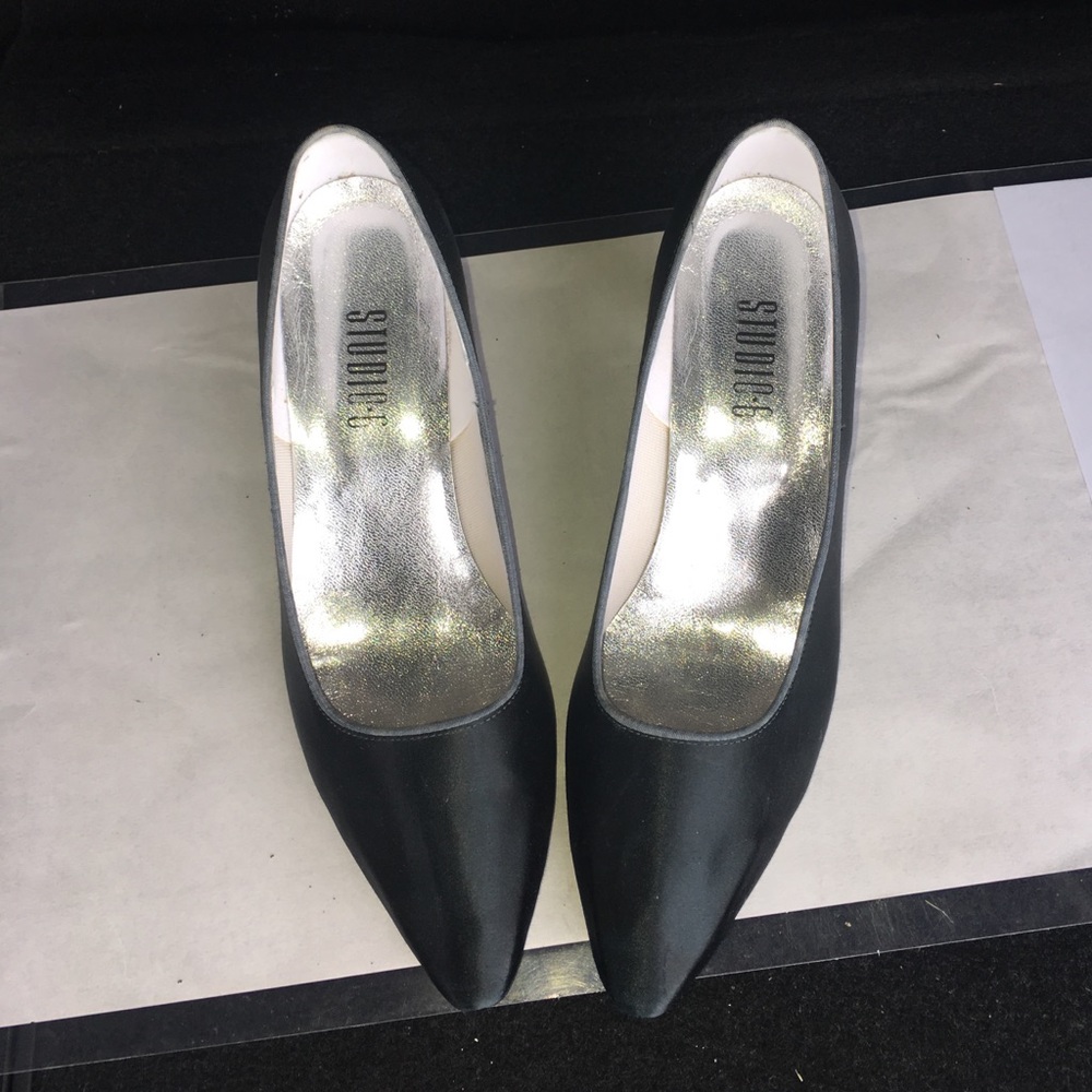 STUDIO 6 Black Patent heels pumps 👠
