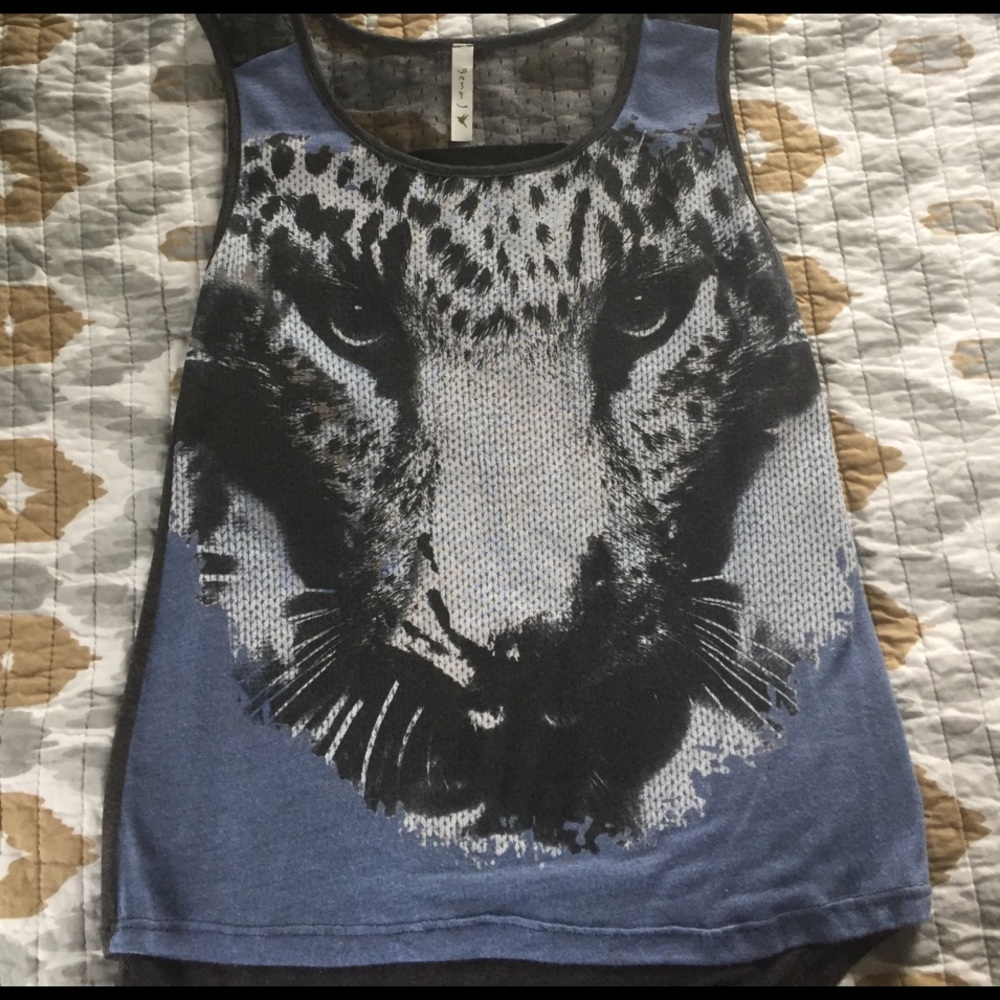 Leopard face tank.