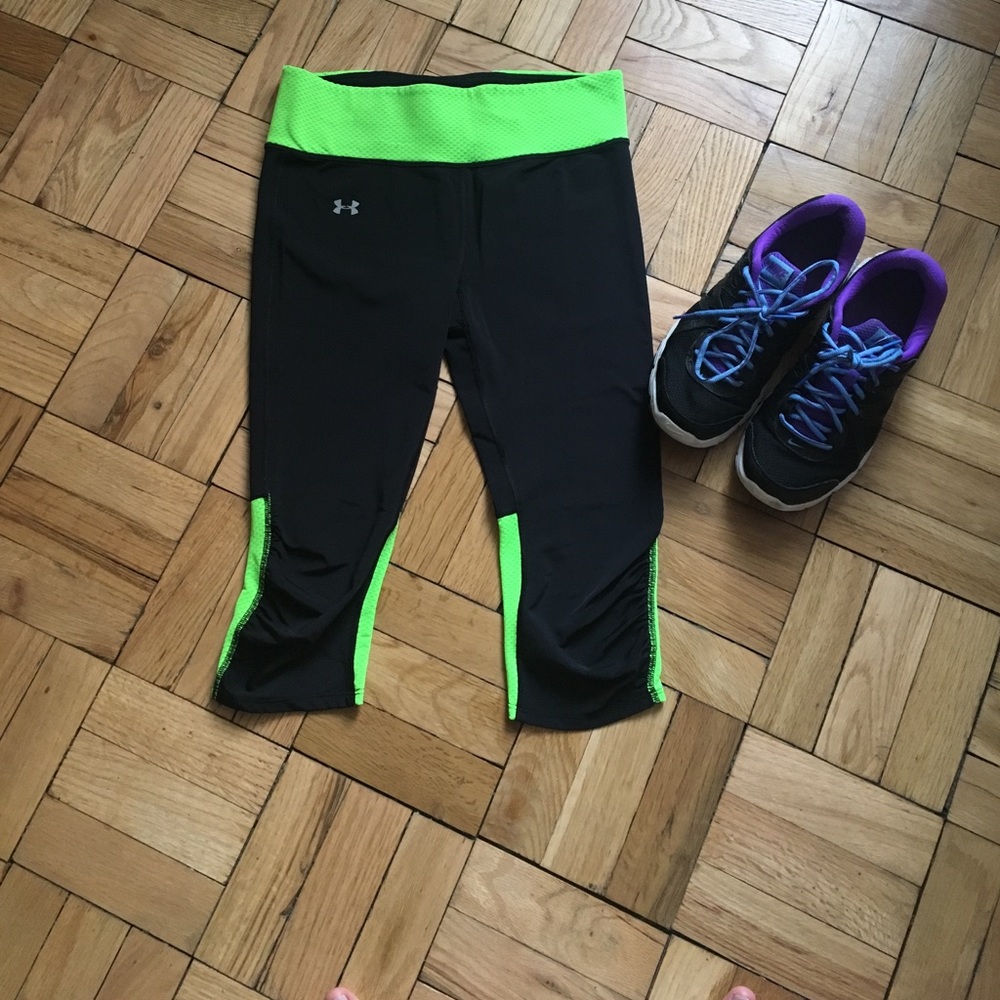UA Cropped Running Leggings