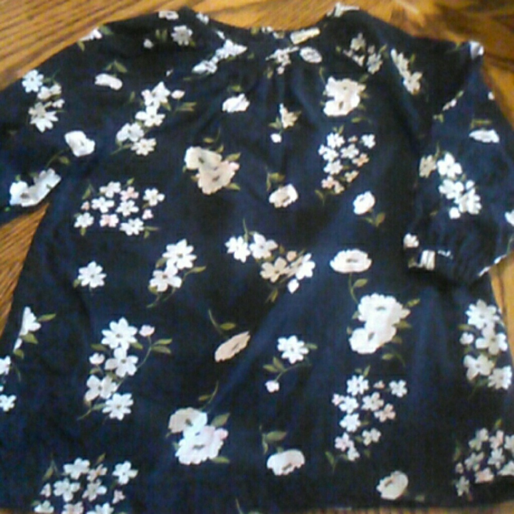 18 month Carter's long sleeve top.