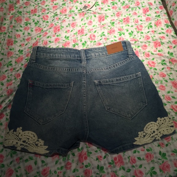 NEW urban outfitters Erin high rise shorts - Picture 3 of 3