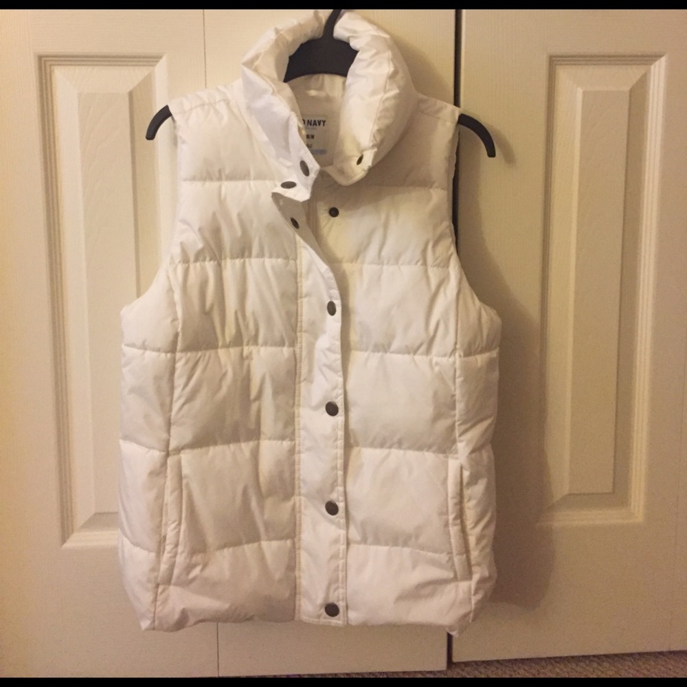 White sleeveless vest