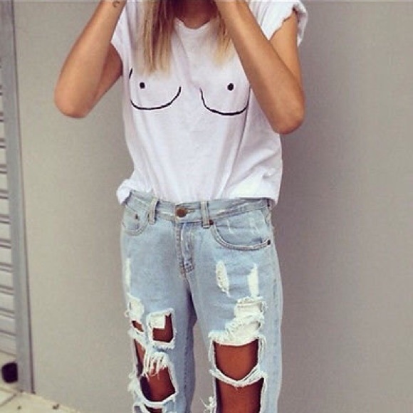 black and white boob tee - Picture 2 of 3