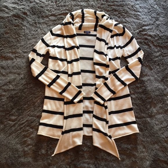 💵⬇️ Splendid Cashmere Blend Striped Cardigan - Picture 2 of 8