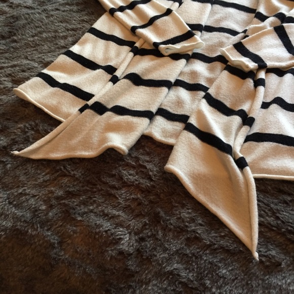 💵⬇️ Splendid Cashmere Blend Striped Cardigan - Picture 6 of 8