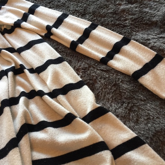 💵⬇️ Splendid Cashmere Blend Striped Cardigan - Picture 8 of 8