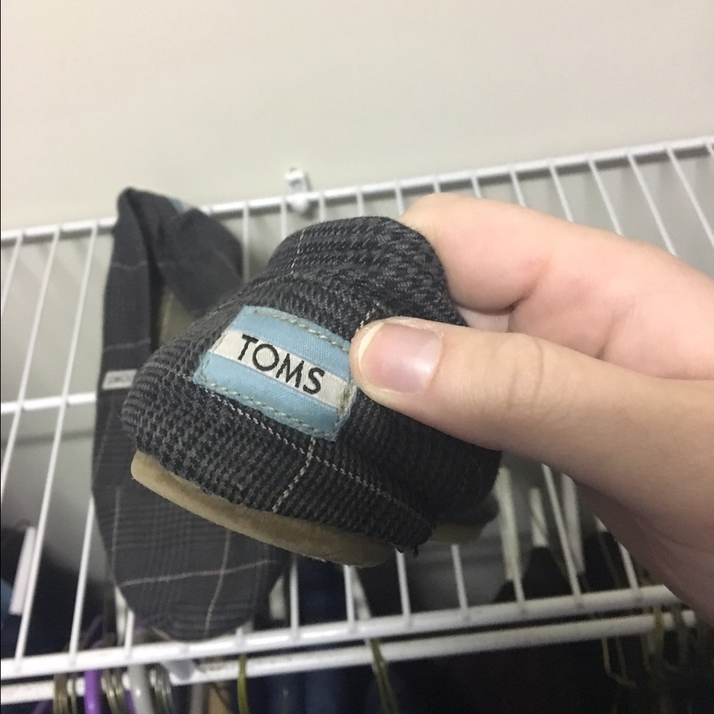 Toms Shoes