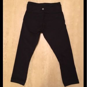 Lululemon black cropped spandex leggings pants