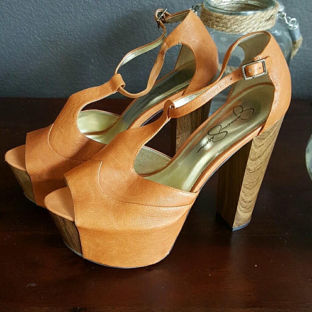 Jessica Simpson platform shoes Dany