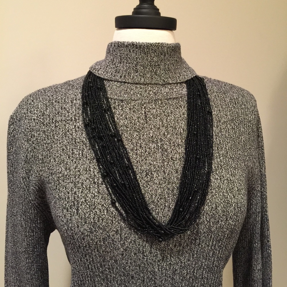 Like New Black, White, Gray Turtleneck