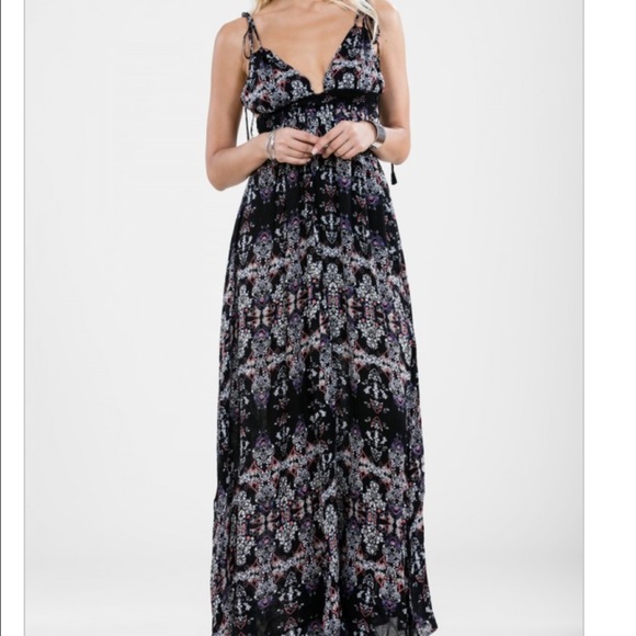 Black Printed Strappy Sexy low Plunge Maxi Dress - Picture 2 of 8