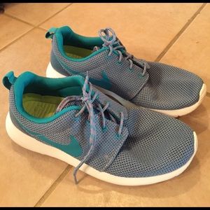 Nike Tennis shoes size 9.5