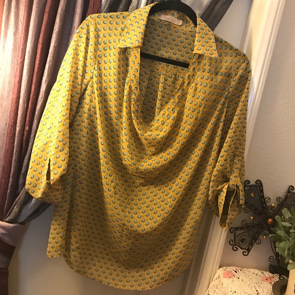 😍NWOT Gorgeous Sheer Blouse❤️ - Picture 1 of 4