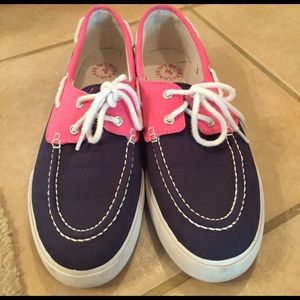 Polo tennis shoe type shoes .