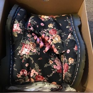 Floral Canvas Dr. Marten's
