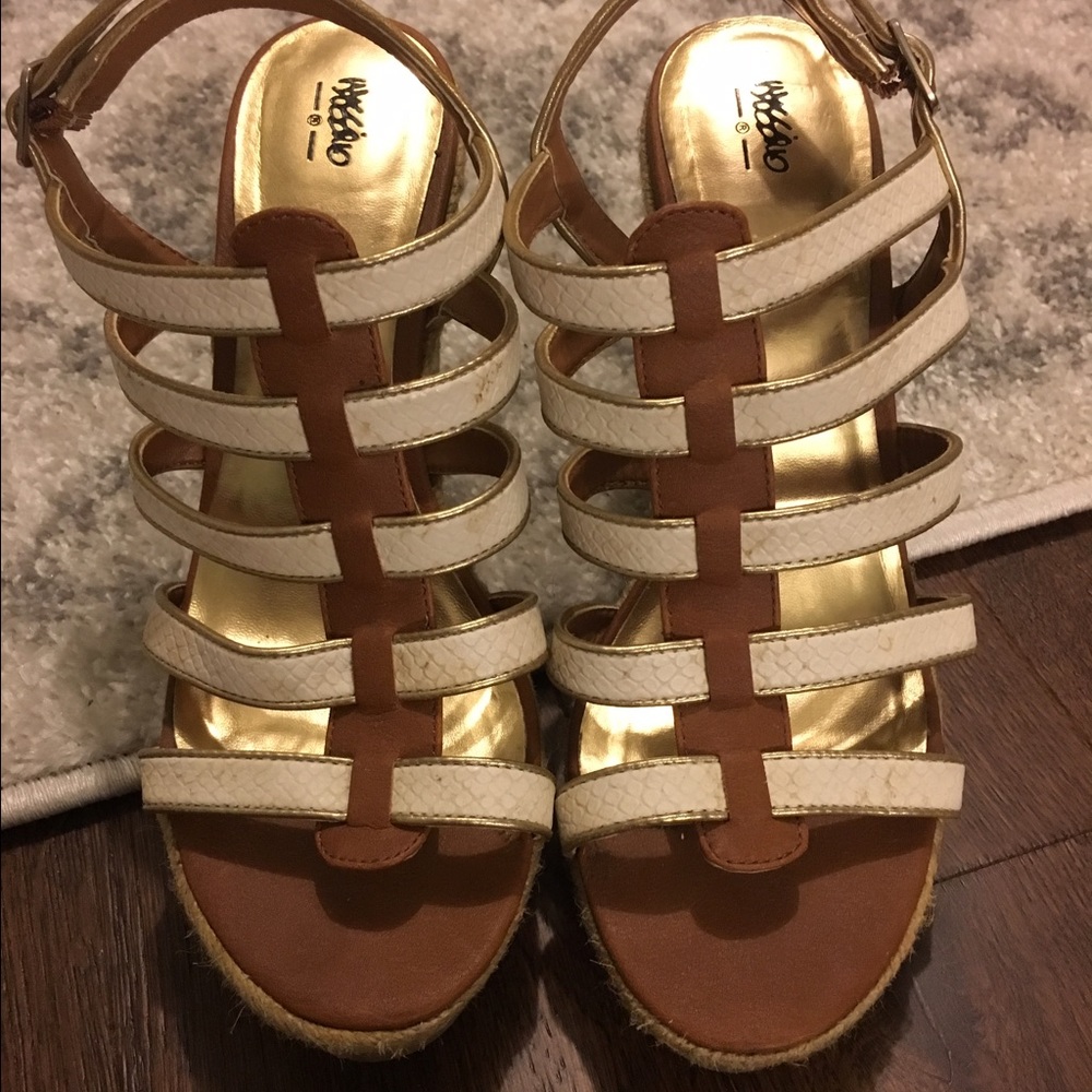 Perfect spring wedge!!