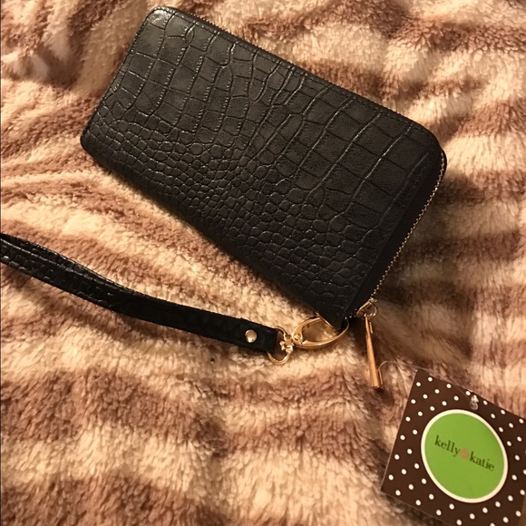 Cute wristlet. - Picture 4 of 4