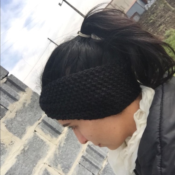 ⭐️SALE⭐️ Knot Front Ear Warmer Headband - Picture 5 of 6
