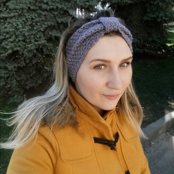 ⭐️SALE⭐️ Knot Front Ear Warmer Headband - Picture 6 of 6