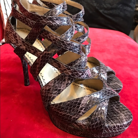 Shoes - Women's shoes