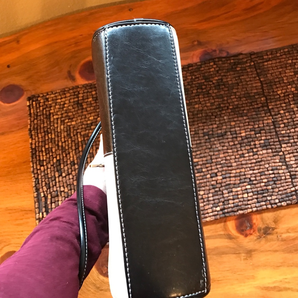 Handbag - Picture 3 of 4