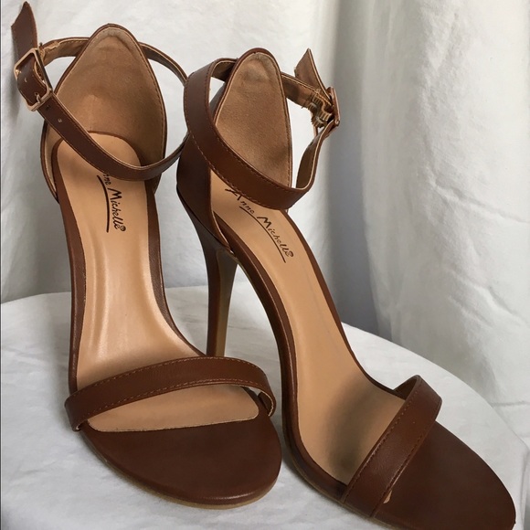 Anne Michelle Shoes - Anne Michelle single strap heels