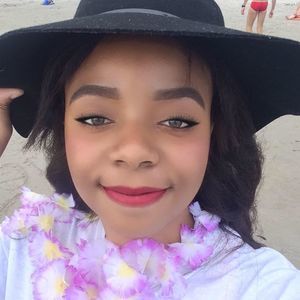 Meet your Posher, Candace