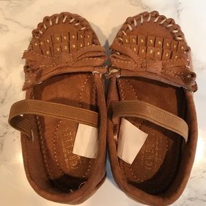 Cute Baby moccasin shoes. Size 5