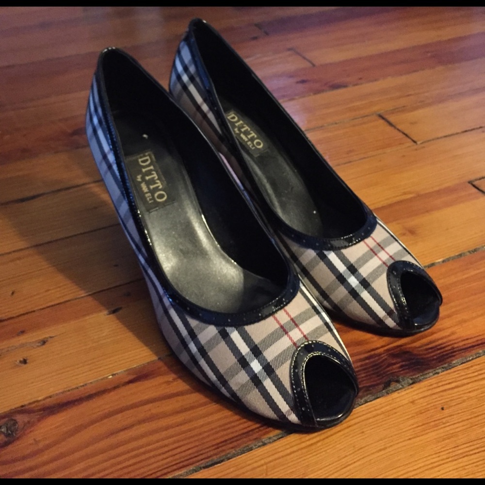 Plaid peep-toe heels