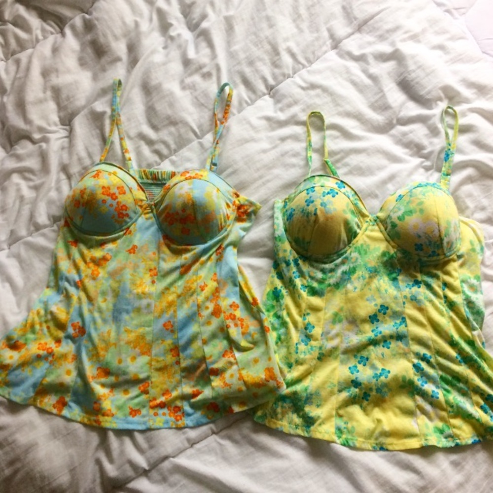 💋Floral Summer Tank Tops w/ bra *2 for 1*💋
