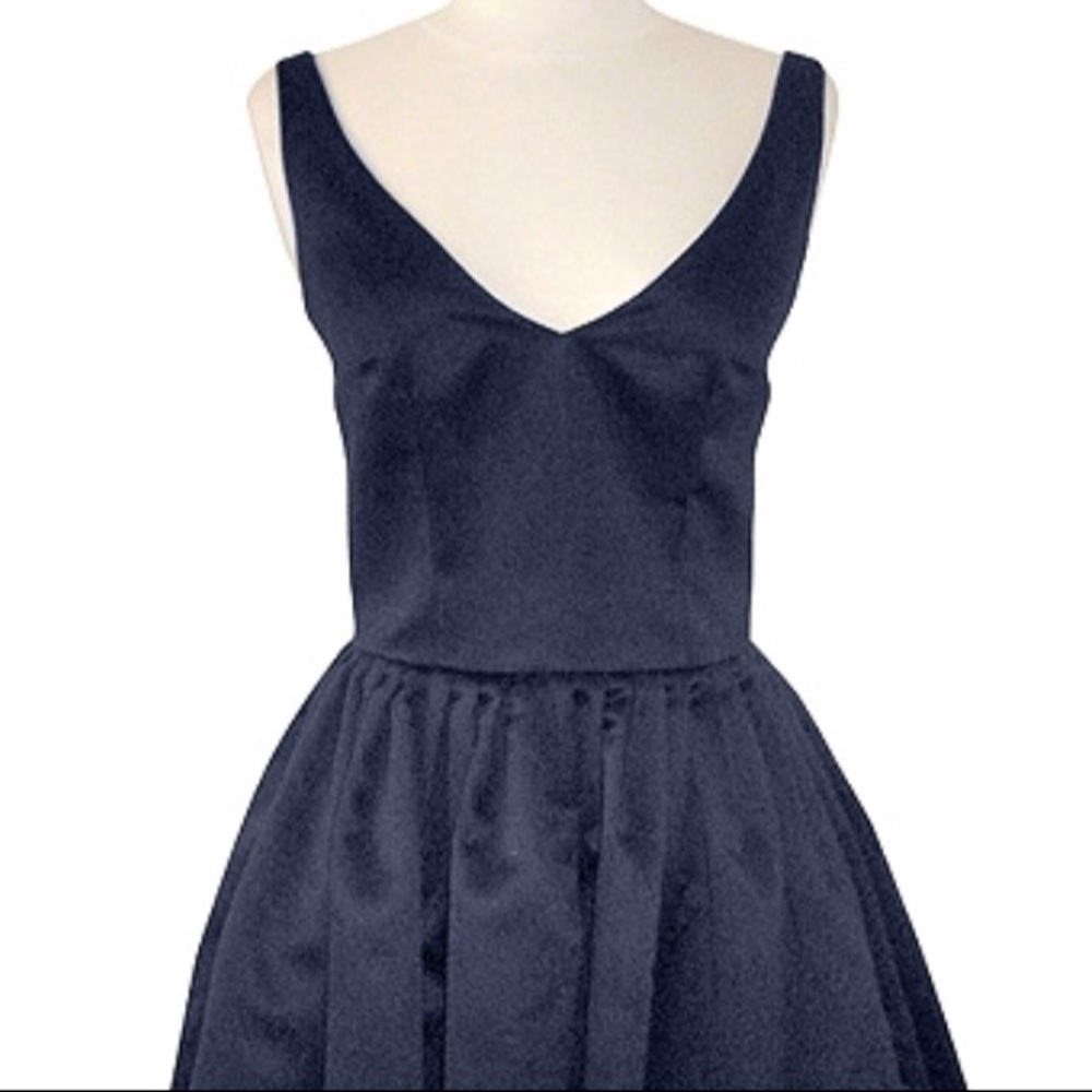 💕✨HOST PICK✨💕Chloe and Reese Dollhouse Dress