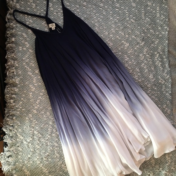 Dresses & Skirts - ❗️FLASH SALE❗️Ombré Dress