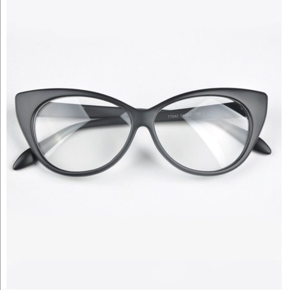 ⭐️SALE⭐️ Matte Black Cat Eye Glasses - Picture 2 of 3