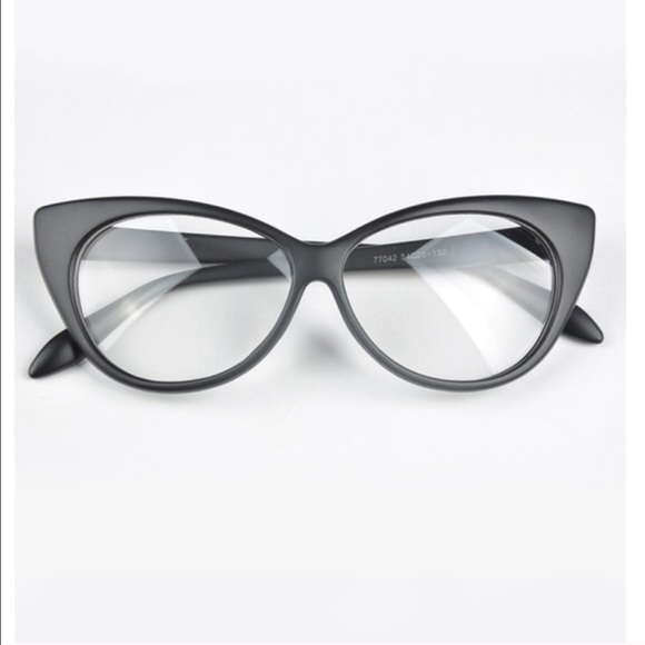 ⭐️SALE⭐️ Matte Black Cat Eye Glasses - Picture 2 of 3