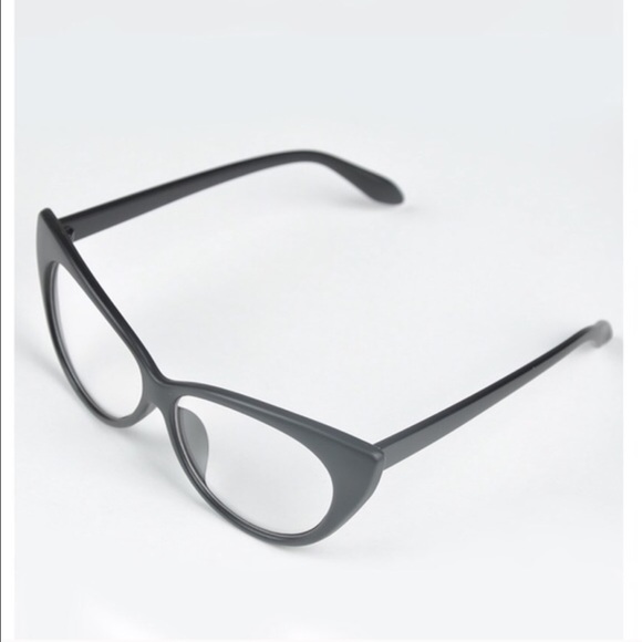 ⭐️SALE⭐️ Matte Black Cat Eye Glasses - Picture 3 of 3