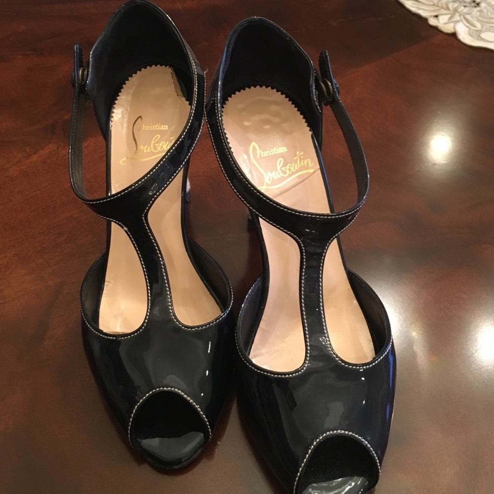 Pair of beautiful Authentic Louboutins  Navy
