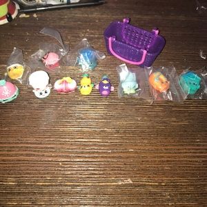 Lot of 11 shopkins