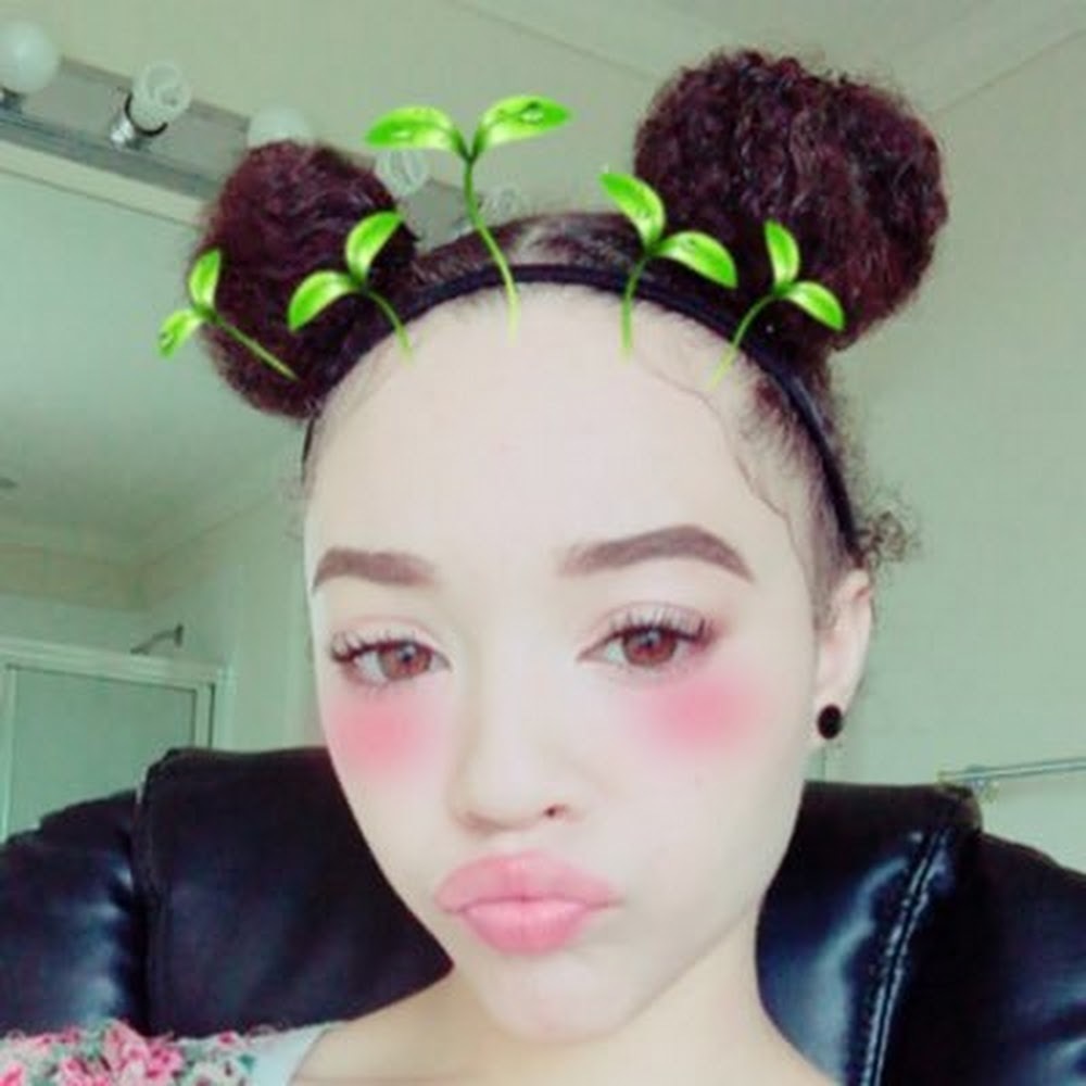 Meet your Posher, Layla