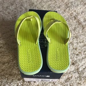 Sperry Flip flops