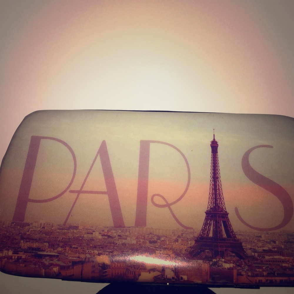 A Paris wallet❤️👌