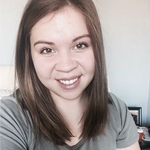 Meet your Posher, Mia